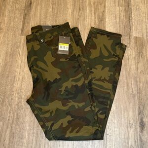 Galaxy By Harvic Green Camouflage Cargo Pants